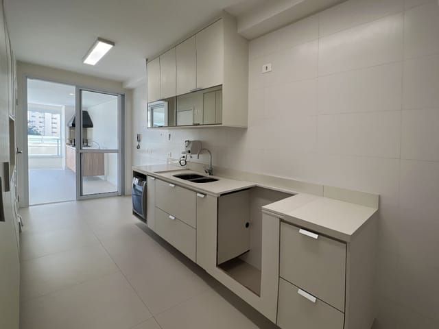 Apartamento com 8700m² 4 quartos e 5 banheiros, à venda, no bairro Vila Romana em São Paulo