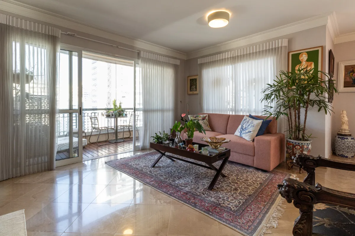 Apartamento para venda em Moema com 2 quartos, sendo 2 suítes , 165m²