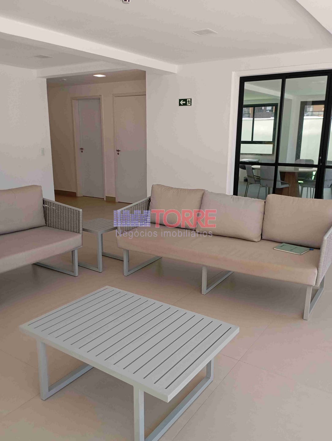Apartamento para alugar com 2 quartos, 63m² - Foto 12