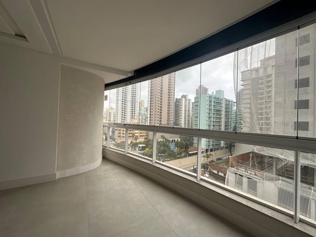 Apartamento com 128m² 3 quartos e 4 banheiros, à venda, no bairro Meia Praia em Itapema