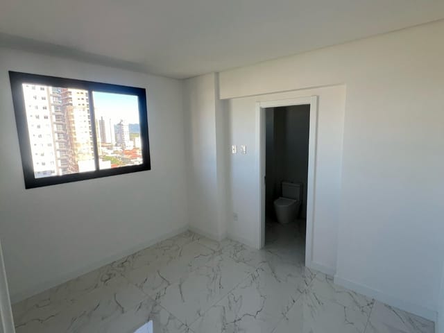 Apartamento com 73m² 2 quartos e 3 banheiros, à venda, no bairro Balneário Pereque em Porto Belo