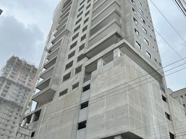 Apartamento com 129m² 3 quartos e 4 banheiros, à venda, no bairro Meia Praia em Itapema