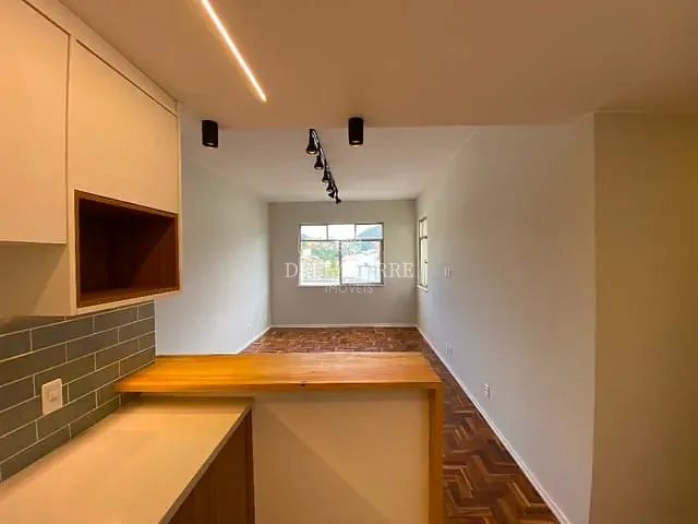 Apartamento 2 quartos e 1 banheiro, à venda, no bairro Alto em Teresópolis