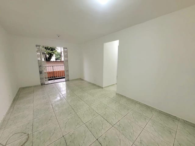 Apartamento com 47m² 2 quartos e 1 banheiro, à venda, no bairro Marechal Hermes em Rio de Janeiro