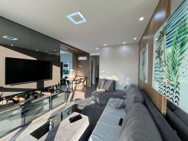 Apartamento com 147m² 3 quartos e 4 banheiros, à venda, no bairro Meia Praia em Itapema