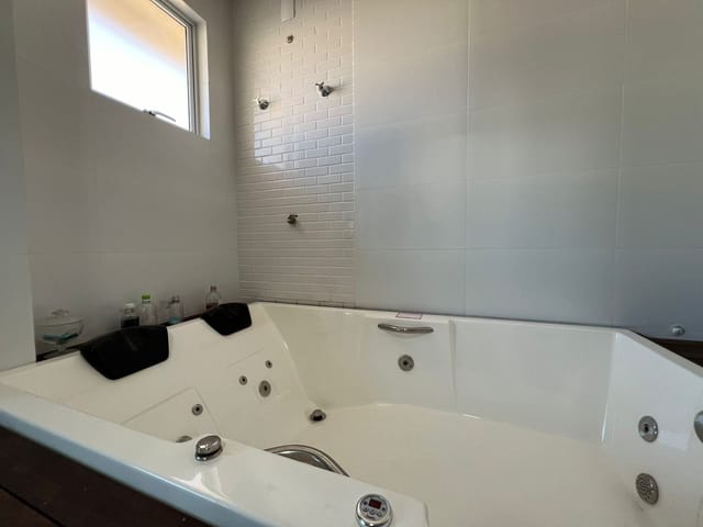Apartamento com 147m² 3 quartos e 4 banheiros, à venda, no bairro Meia Praia em Itapema