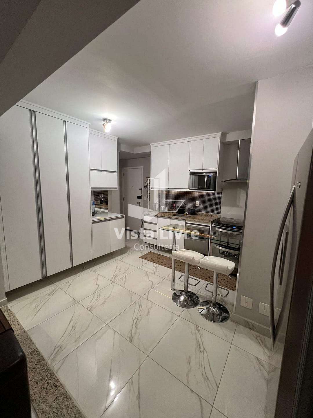 Apartamento à venda com 3 quartos, 96m² - Foto 7