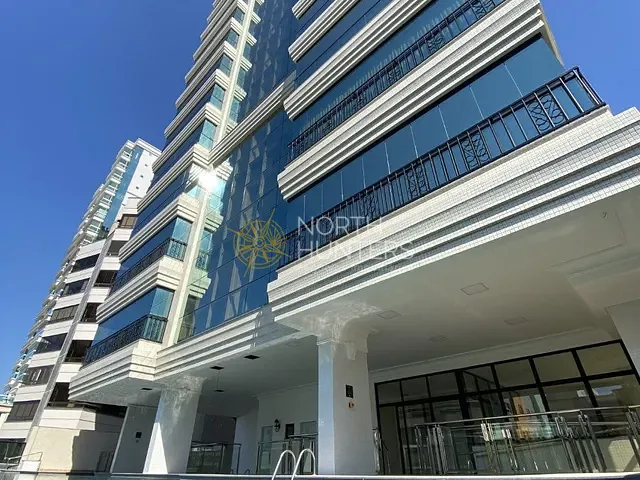 Apartamento com 250m² 4 quartos e 5 banheiros, à venda, no bairro Meia praia em Itapema