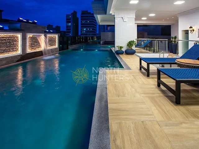 Apartamento com 250m² 4 quartos e 5 banheiros, à venda, no bairro Meia praia em Itapema