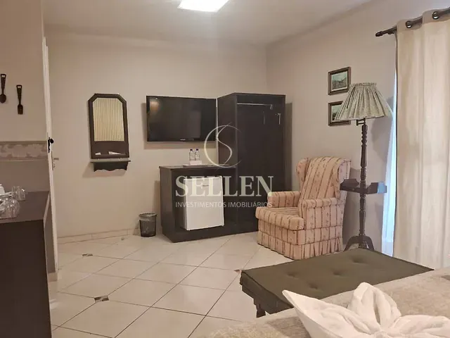 Apartamento 1 quarto e 1 banheiro, para alugar, no bairro Centro em Balneário Camboriú