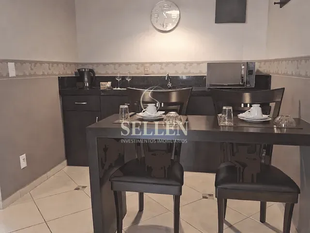 Apartamento 1 quarto e 1 banheiro, para alugar, no bairro Centro em Balneário Camboriú