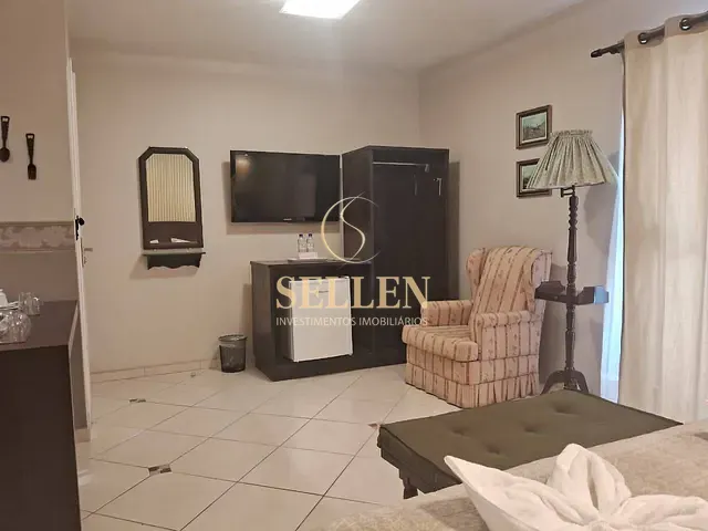 Apartamento 1 quarto e 1 banheiro, para alugar, no bairro Centro em Balneário Camboriú