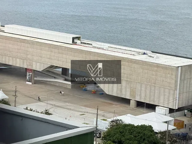 Apartamento 2 quartos e 2 banheiros, para alugar, no bairro Enseada do Suá em Vitória