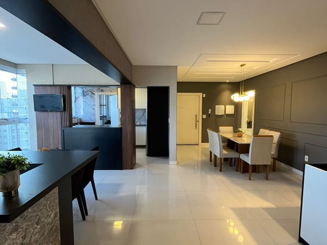 Apartamento com 120m² 3 quartos e 4 banheiros, à venda, no bairro Meia Praia em Itapema