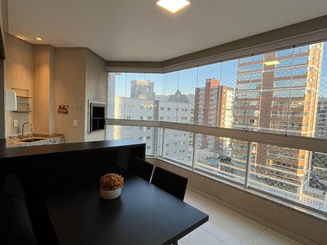 Apartamento com 120m² 3 quartos e 4 banheiros, à venda, no bairro Meia Praia em Itapema