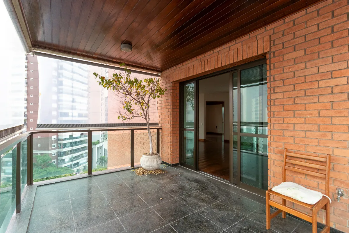 Apartamento para venda em Moema com 3 quartos, sendo 3 suítes, 325m²