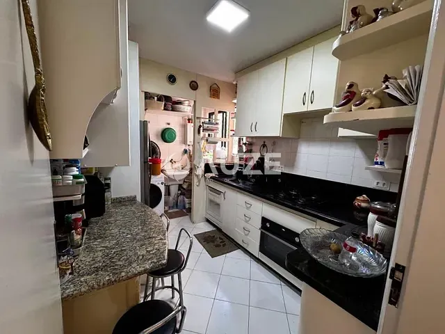 Apartamento com 71m² 3 quartos e 2 banheiros, à venda, no bairro Novo Mundo em Curitiba