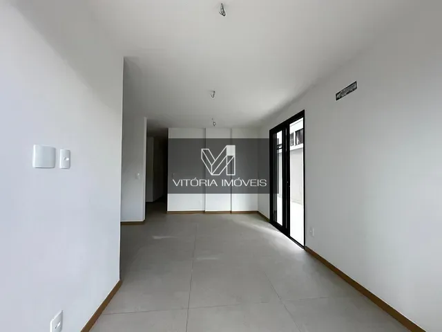 Apartamento 2 quartos e 2 banheiros, à venda, no bairro Jardim da Penha em Vitória