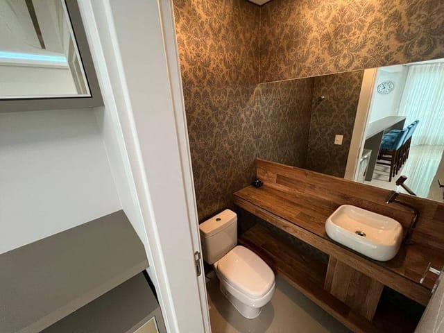 Apartamento com 142m² 3 quartos e 4 banheiros, à venda, no bairro Meia Praia em Itapema