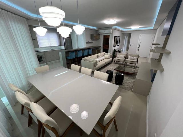 Apartamento com 142m² 3 quartos e 4 banheiros, à venda, no bairro Meia Praia em Itapema