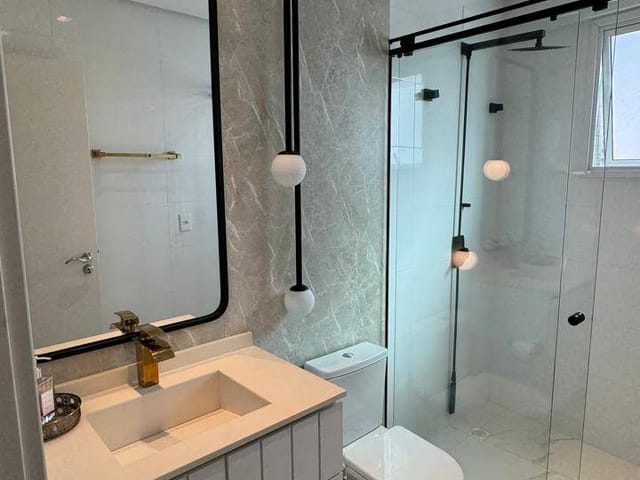 Apartamento com 300m² 4 quartos e 5 banheiros, à venda, no bairro Meia Praia em Itapema