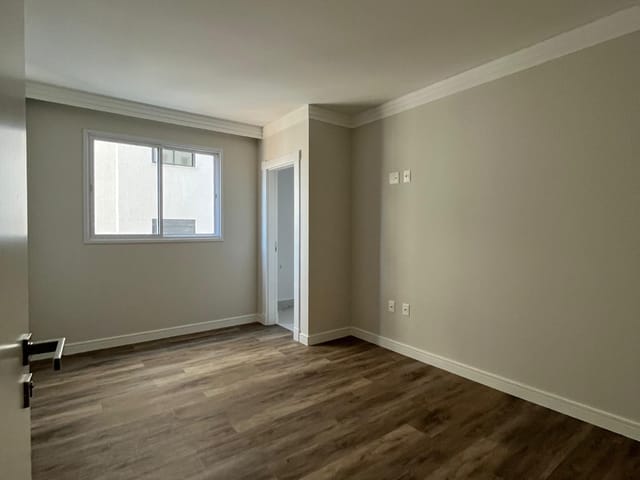 Apartamento com 190m² 4 quartos e 5 banheiros, à venda, no bairro Centro em Itapema
