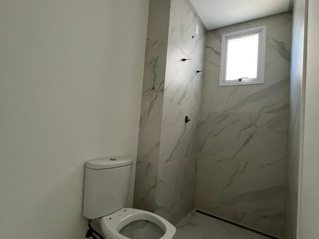 Apartamento com 190m² 4 quartos e 5 banheiros, à venda, no bairro Centro em Itapema