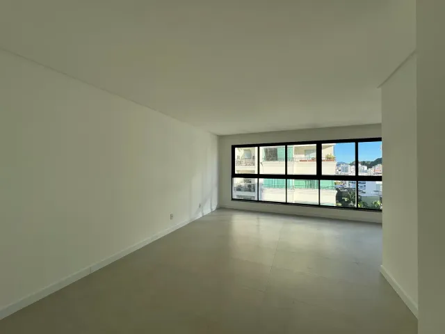 Apartamento com 187m² 3 quartos e 4 banheiros, à venda, no bairro Centro em Balneário Camboriú