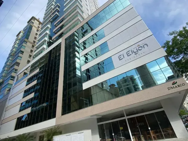 Apartamento com 160m² 3 quartos e 4 banheiros, à venda, no bairro Meia Praia em Itapema