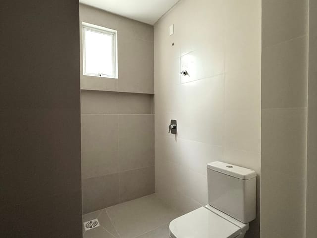 Apartamento com 160m² 3 quartos e 4 banheiros, à venda, no bairro Meia Praia em Itapema