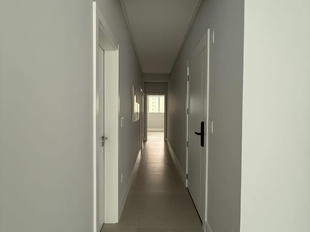 Apartamento com 160m² 3 quartos e 4 banheiros, à venda, no bairro Meia Praia em Itapema