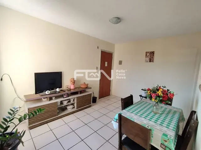 Apartamento 2 quartos e 1 banheiro, à venda, no bairro Gleba C em Camaçari