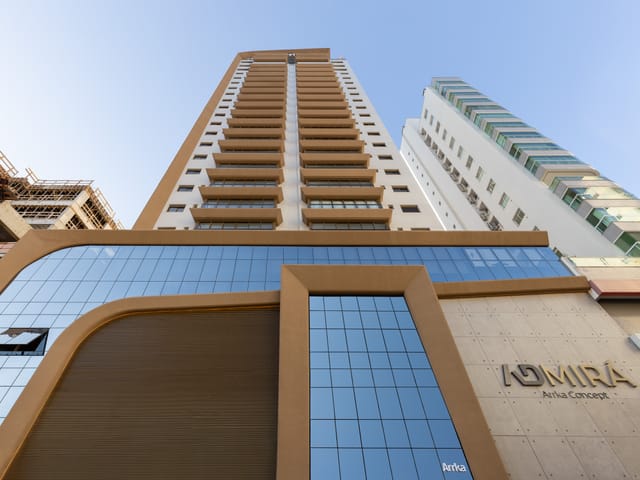 Apartamento com 138m² 4 quartos e 5 banheiros, à venda, no bairro Centro em Balneário Camboriú