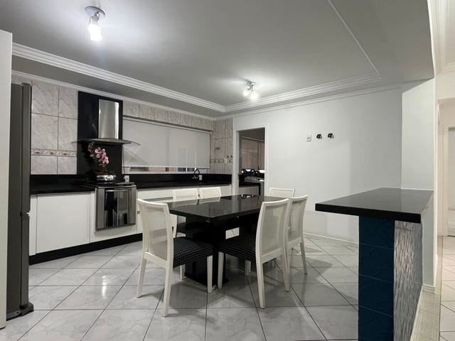 Apartamento com 192m² 3 quartos e 2 banheiros, à venda, no bairro Centro em Balneário Camboriú