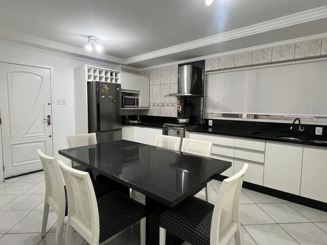 Apartamento com 192m² 3 quartos e 2 banheiros, à venda, no bairro Centro em Balneário Camboriú