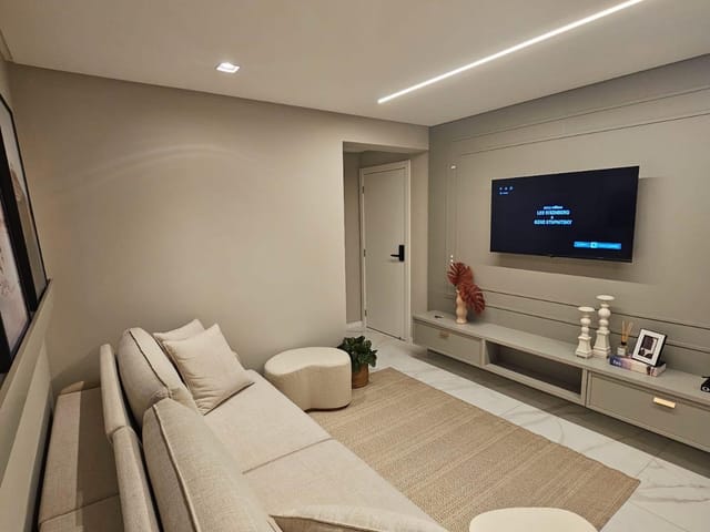 Apartamento com 78m² 2 quartos e 2 banheiros, à venda, no bairro Centro em Camboriú