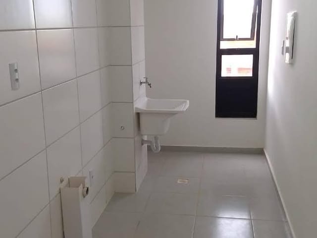 Apartamento 2 quartos e 1 banheiro, à venda, no bairro Jardim Maria Celina em Londrina