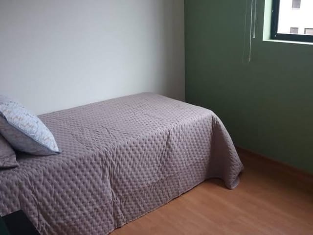 Apartamento 2 quartos e 1 banheiro, à venda, no bairro Jardim Maria Celina em Londrina