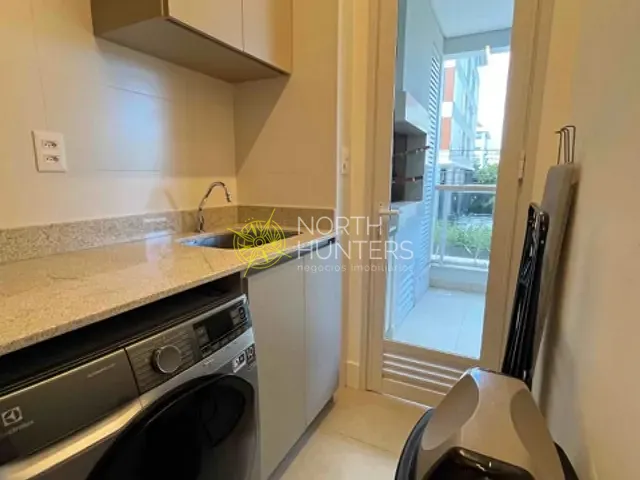 Apartamento com 19377m² 3 quartos e 4 banheiros, à venda, no bairro Jurerê em Florianópolis