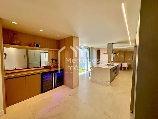 Apartamento 3 quartos e 4 banheiros, à venda, no bairro Praia Brava em Itajaí