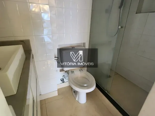 Apartamento com 65m² 2 quartos e 2 banheiros, para alugar, no bairro Enseada do Suá em Vitória