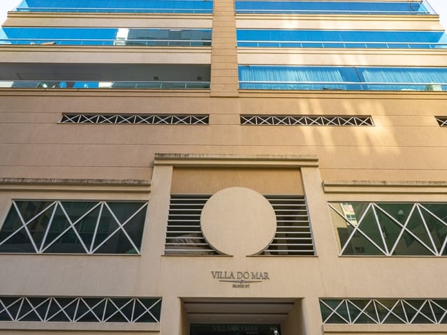 Apartamento com 260m² 4 quartos e 5 banheiros, à venda, no bairro Meia Praia em Itapema