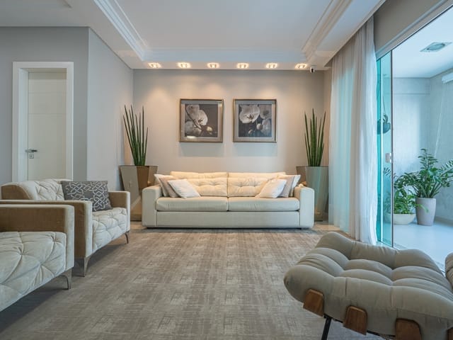 Apartamento com 260m² 4 quartos e 5 banheiros, à venda, no bairro Meia Praia em Itapema