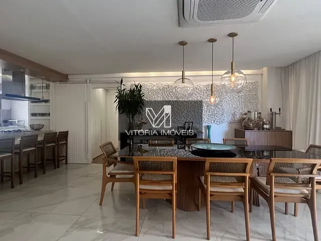 Apartamento com 180m² 4 quartos e 4 banheiros, à venda, no bairro Praia do Canto em Vitória