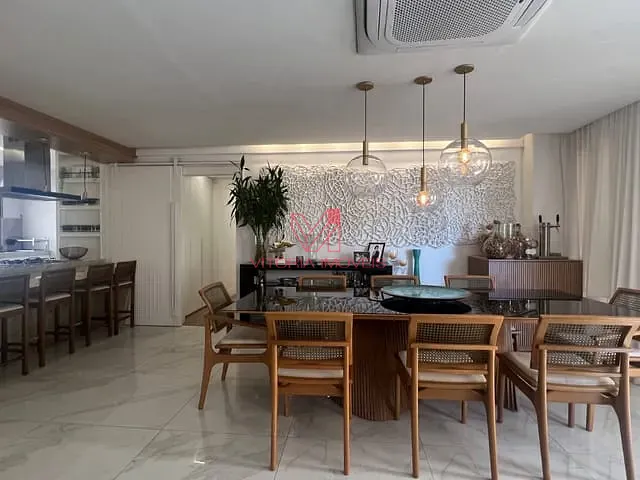 Apartamento com 180m² 4 quartos e 4 banheiros, à venda, no bairro Praia do Canto em Vitória