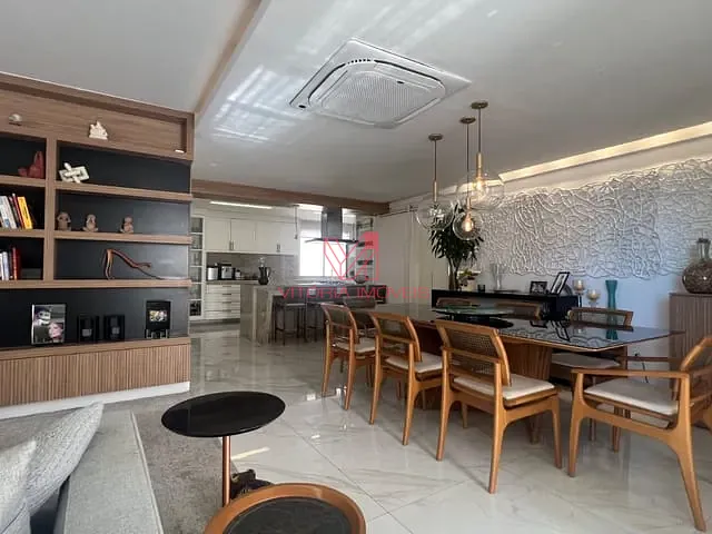 Apartamento com 180m² 4 quartos e 4 banheiros, à venda, no bairro Praia do Canto em Vitória