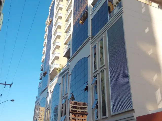 Apartamento com 165m² 3 quartos e 4 banheiros, à venda, no bairro Meia Praia em Itapema