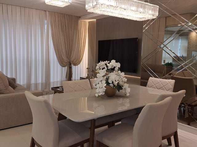 Apartamento com 165m² 3 quartos e 4 banheiros, à venda, no bairro Meia Praia em Itapema