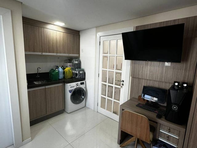 Apartamento com 184m² 3 quartos e 4 banheiros, à venda, no bairro Centro em Balneário Camboriú