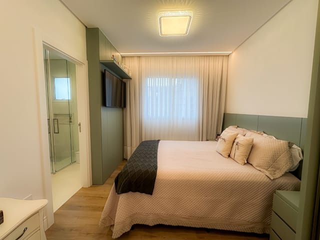 Apartamento com 165m² 4 quartos e 5 banheiros, à venda, no bairro Centro em Itapema